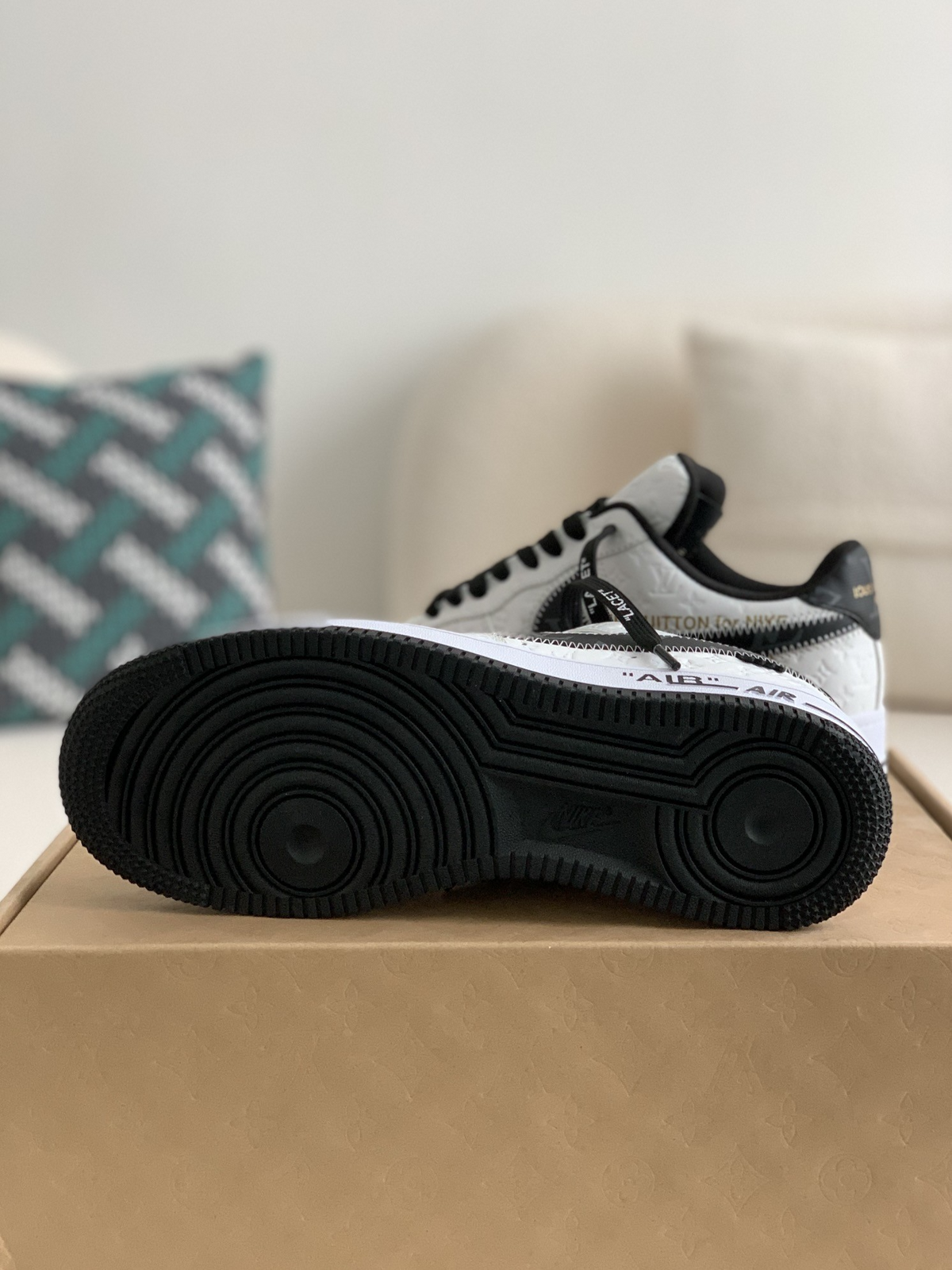 Louis Vuitton x Nike Air Force 1 Low ‘White Black’