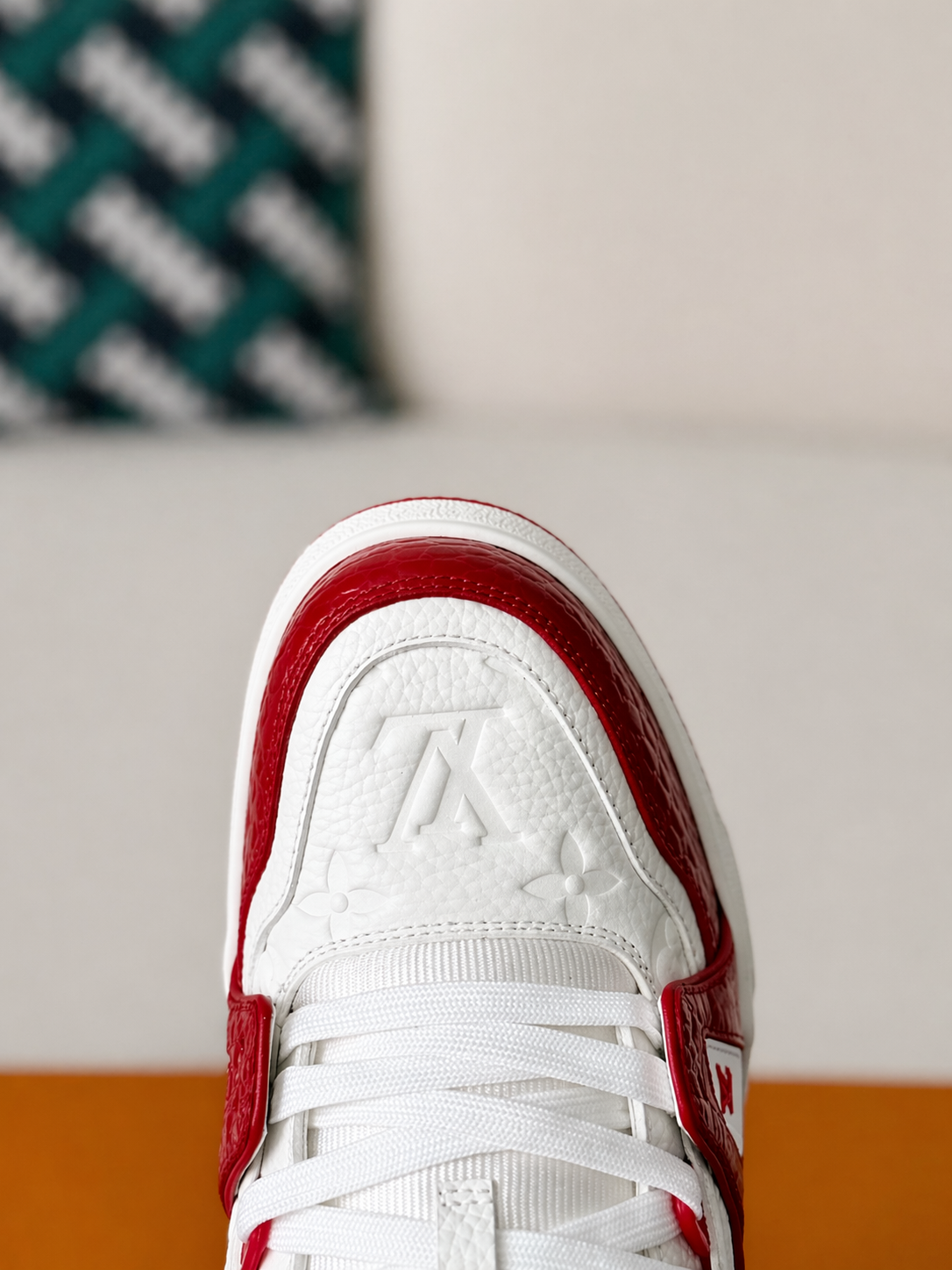 LV Trainer Red