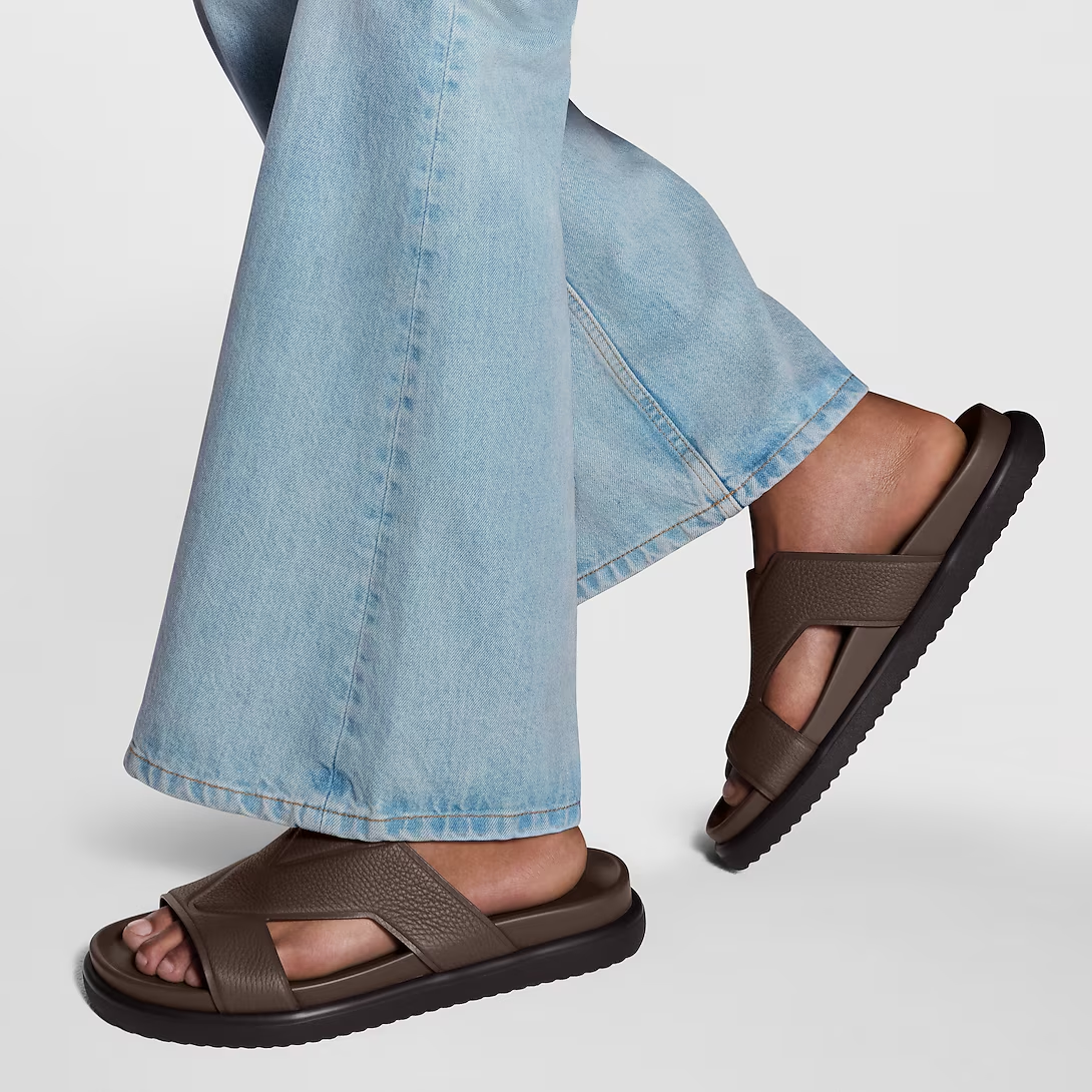 LV Oasis Mule Brown